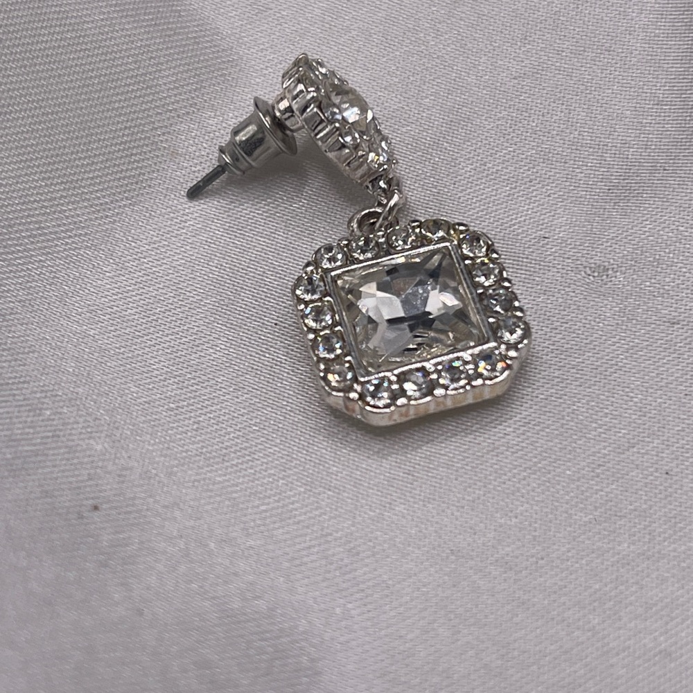 Gorgeous Simulated Diamond Dangling Earrings Perf… - image 2